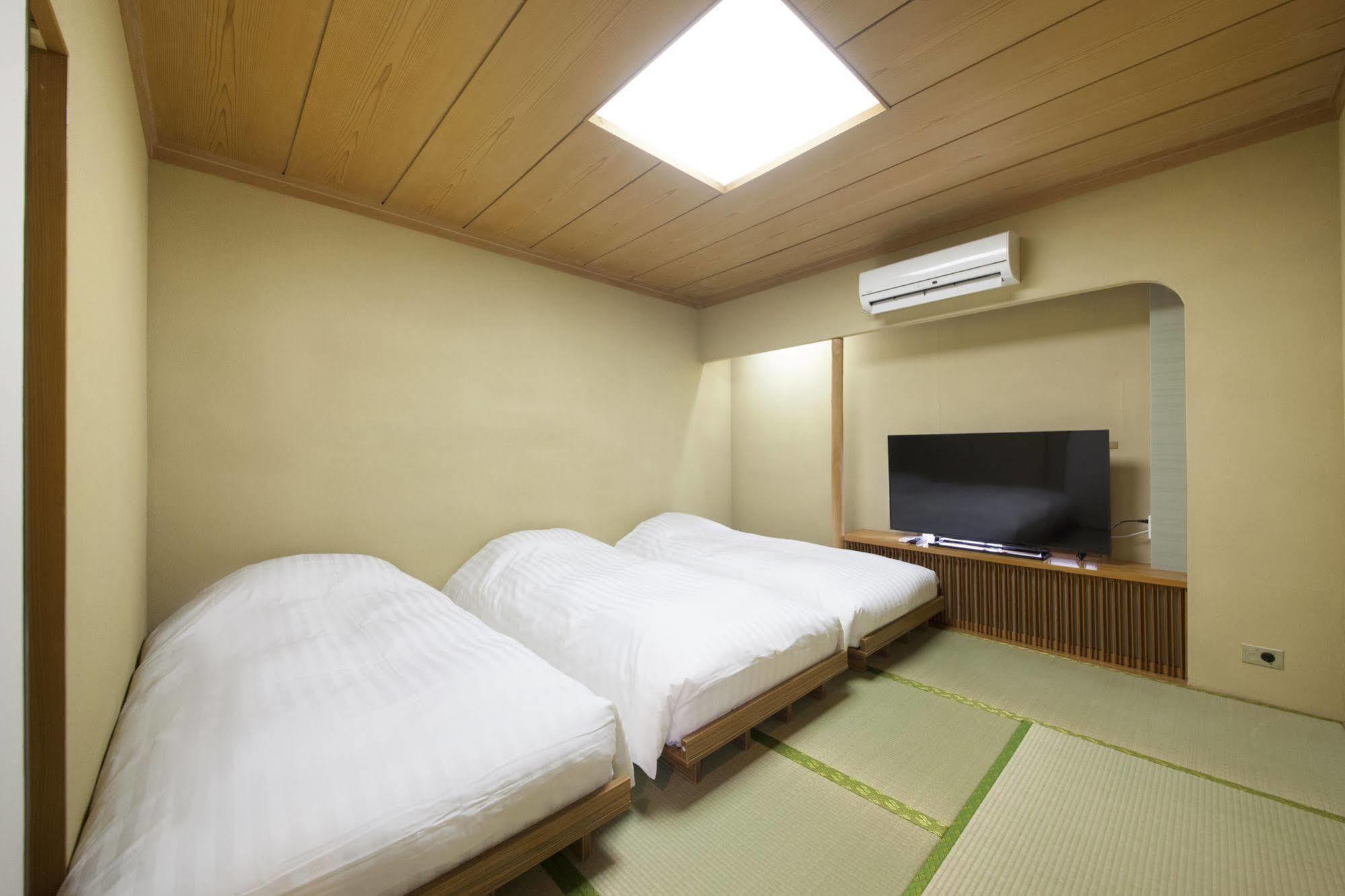 Centurion Ladies Hostel Ueno Park Tokió Kültér fotó